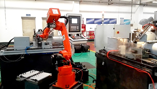 外圓磨機床上下料